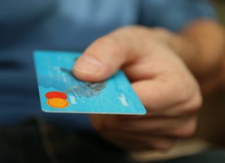 doc. Ilona Švihlíková: Pokud zrušíme bankovky, může nás ovládnout „velký bratr“
