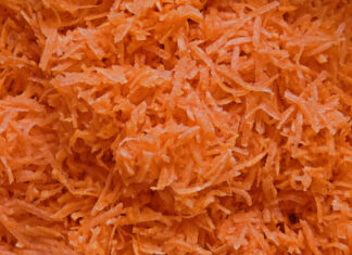 Zdravý receptář: mrkvánky, kožlanské placky, polévka a šťáva z červené řepy, kroupová dieta a odvar z lněného semínka